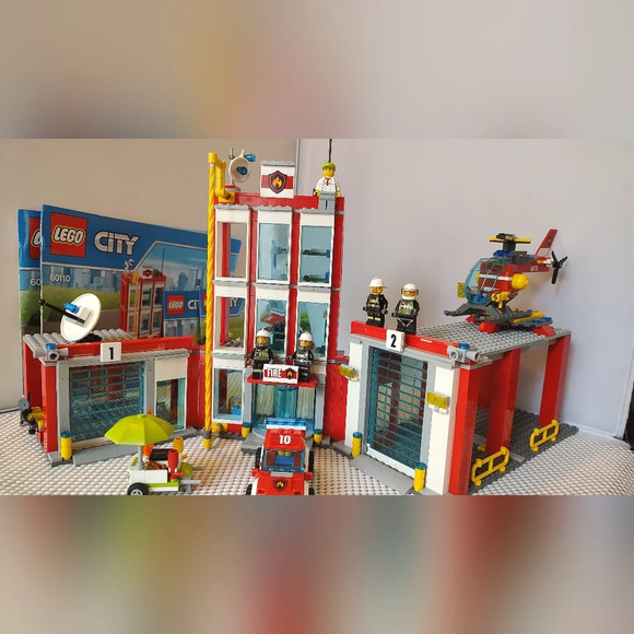 Lego City 60110 Fire Station Building Toy Set - Picture 1 of 8